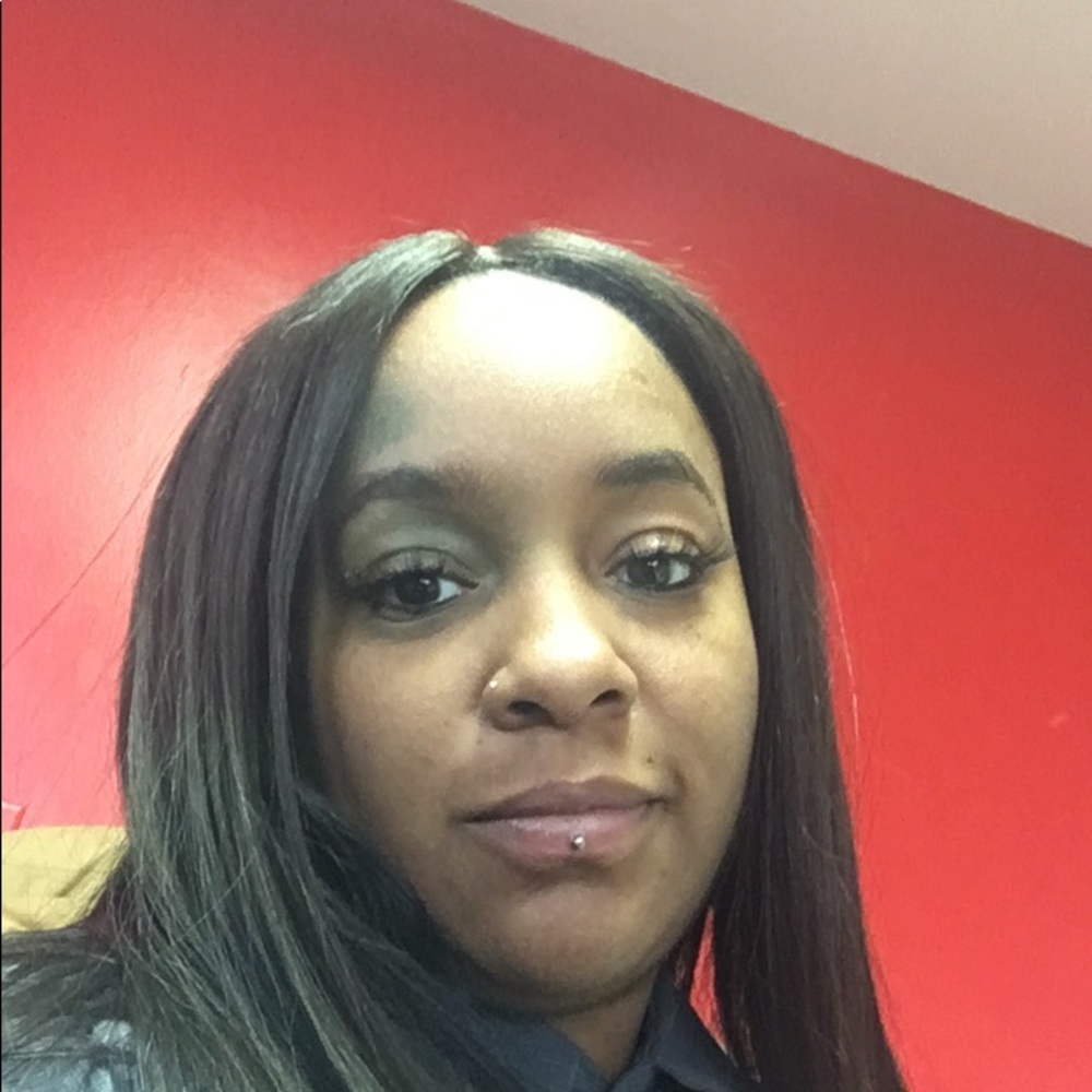 Meet your Posher, Sshantrice